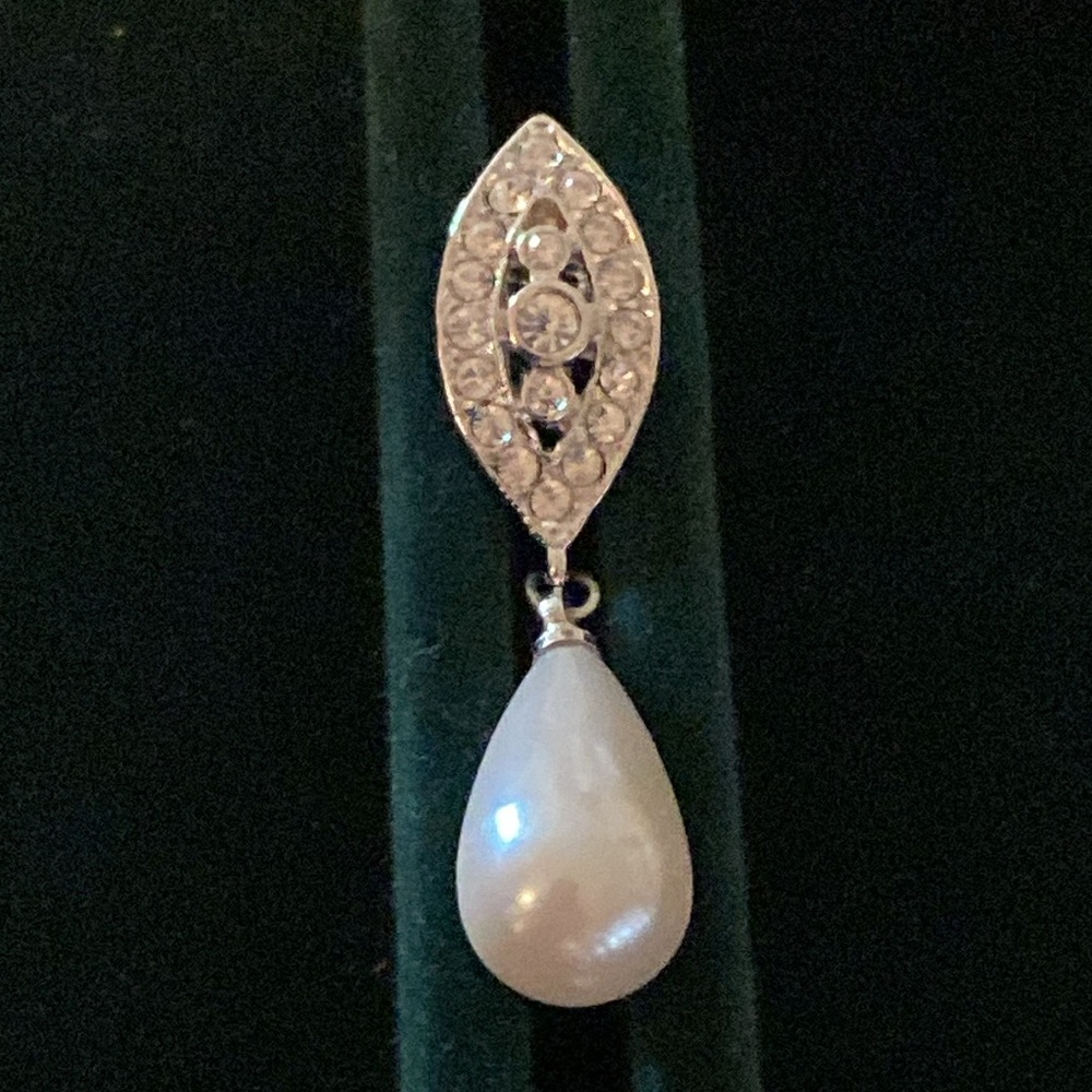 Elegant Silver Tone Rhinestone and White Teardrop Clip on Earrings - Picture 14 of 16